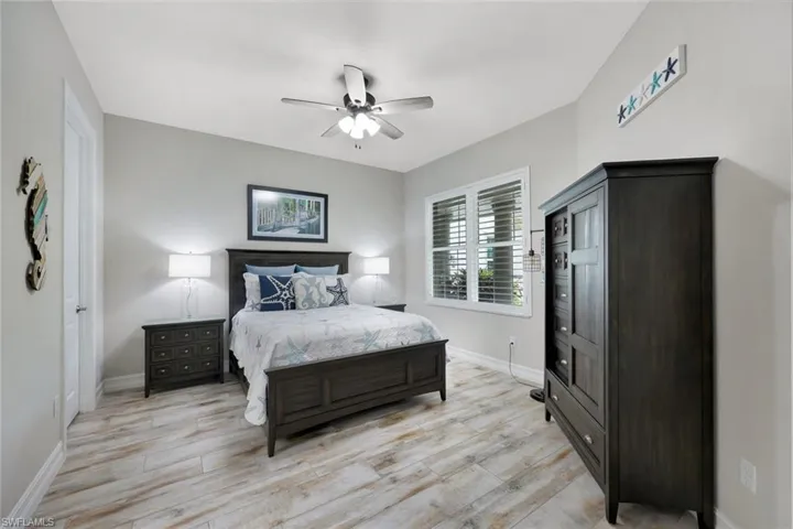 7801 Hawthorne Dr 2701, Naples, Florida 34113