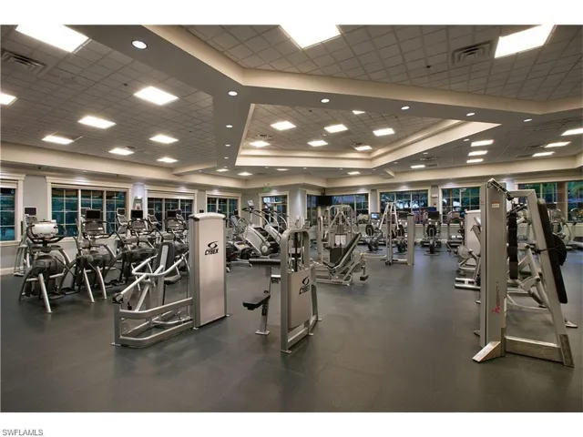 7801 Hawthorne Dr 2701, Naples, Florida 34113