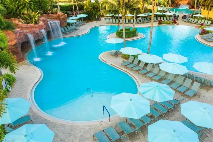 7801 Hawthorne Dr 2701, Naples, Florida 34113