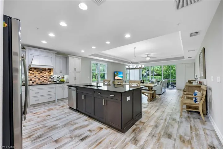 7801 Hawthorne Dr 2701, Naples, Florida 34113