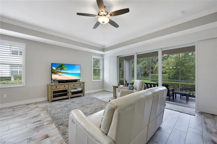7801 Hawthorne Dr 2701, Naples, Florida 34113