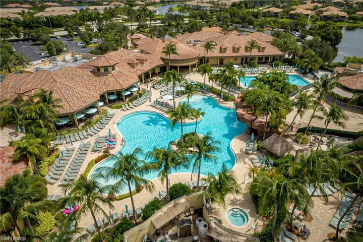 7801 Hawthorne Dr 2701, Naples, Florida 34113
