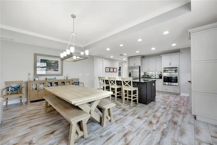 7801 Hawthorne Dr 2701, Naples, Florida 34113