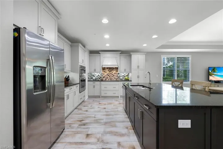 7801 Hawthorne Dr 2701, Naples, Florida 34113