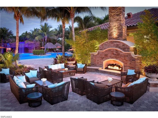 7801 Hawthorne Dr 2701, Naples, Florida 34113