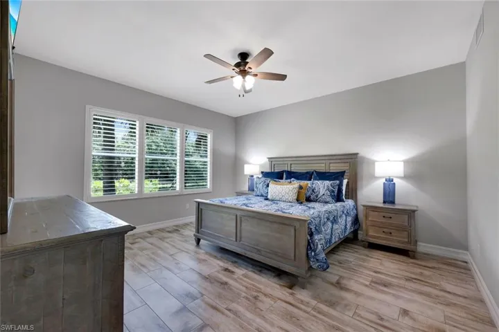 7801 Hawthorne Dr 2701, Naples, Florida 34113