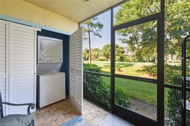 STACKABLE WASHER AND DRYER IN LANAI
