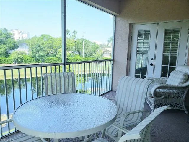 661 Wiggins Lake Dr 201, Naples, Florida 34110