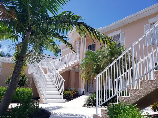 661 Wiggins Lake Dr 201, Naples, Florida 34110