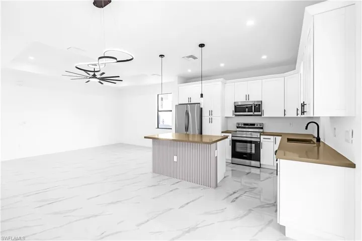 433 Rayford St, Lehigh Acres, Florida 33974