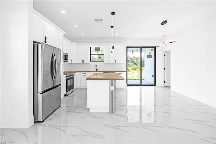 433 Rayford St, Lehigh Acres, Florida 33974