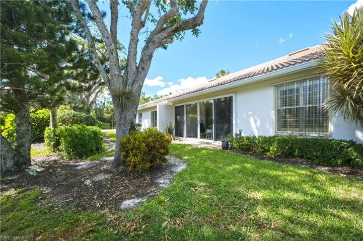1064 Marblehead Dr N6, Naples, Florida 34104