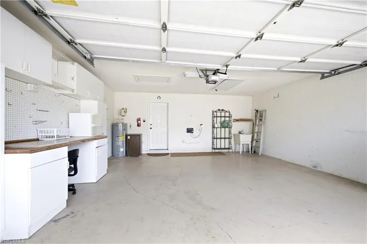 Spacious Garage/Work Bench