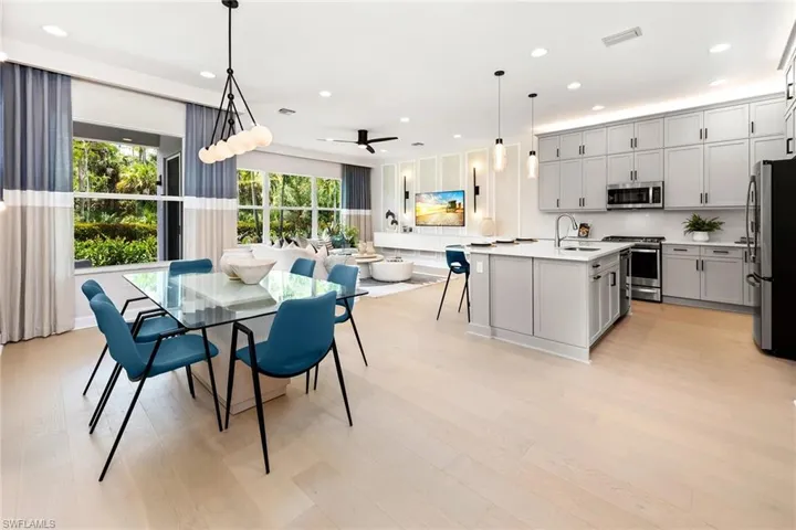 11261  Daphne  CT, Naples, FL 34120