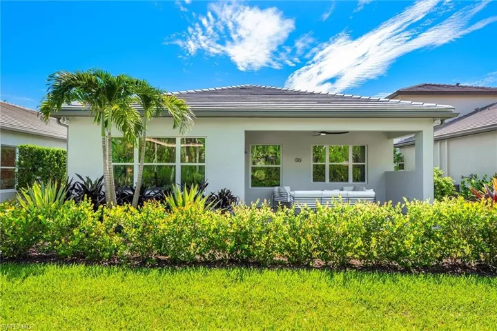 11261  Daphne  CT, Naples, FL 34120