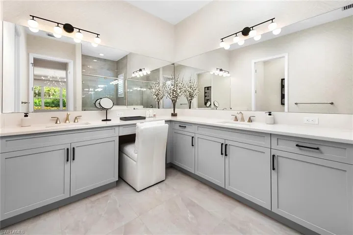 11261  Daphne  CT, Naples, FL 34120