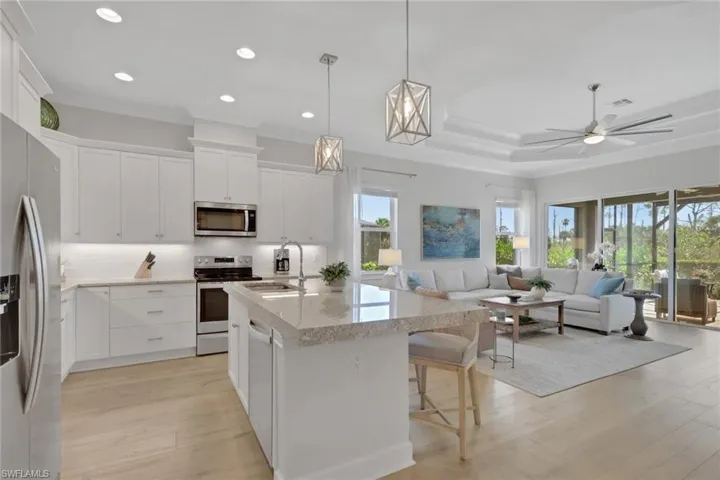 6428 Arriba Ave, Naples, Florida 34113
