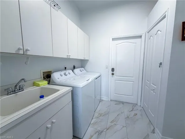 2549 Sw 38th St, Cape Coral, Florida 33914