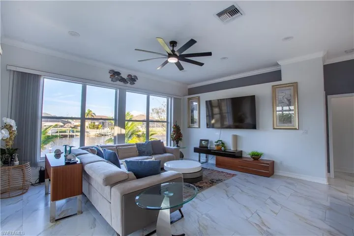 2549 Sw 38th St, Cape Coral, Florida 33914
