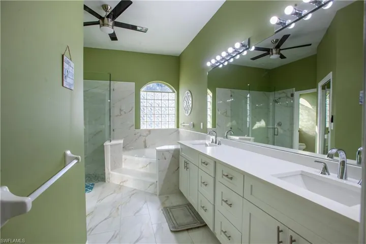 2549 Sw 38th St, Cape Coral, Florida 33914