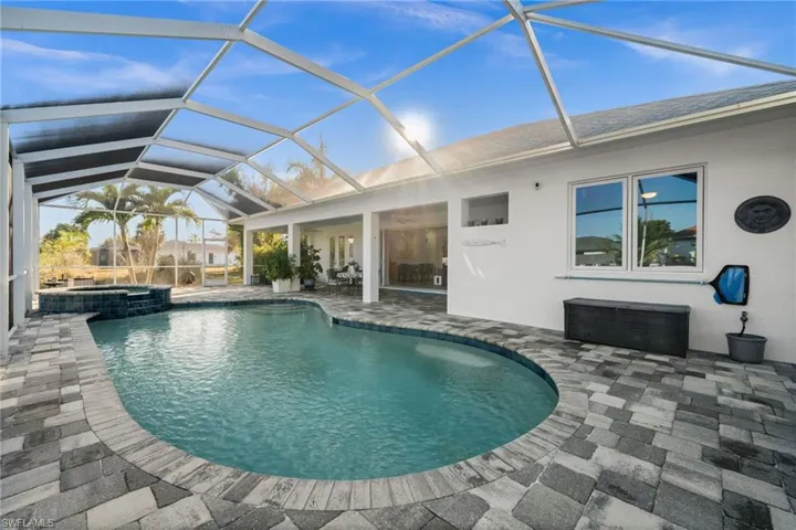 1729 SW 17th  PL, Cape Coral, FL 33991