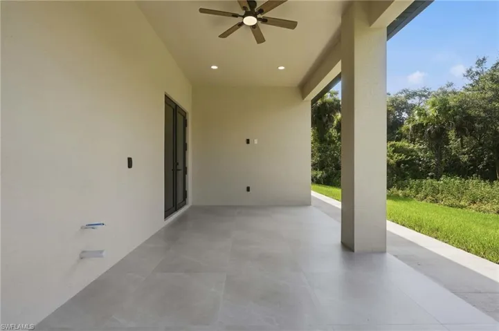 208 45th Ave Ne, Naples, Florida 34120