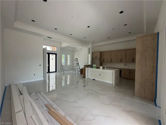 208 45th Ave Ne, Naples, Florida 34120