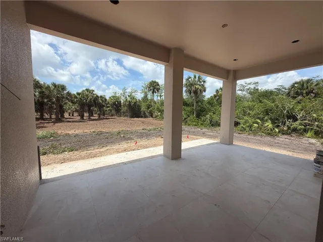 208 45th Ave Ne, Naples, Florida 34120