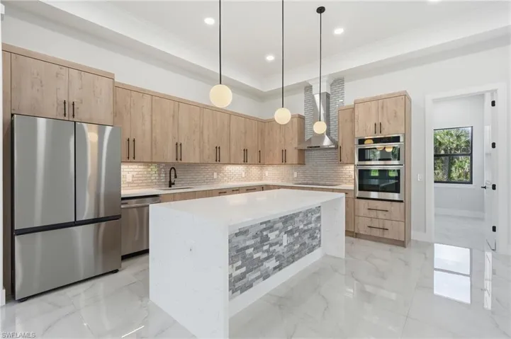 208 45th Ave Ne, Naples, Florida 34120