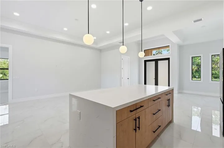 208 45th Ave Ne, Naples, Florida 34120