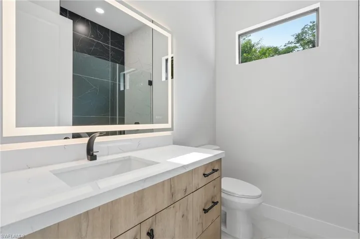 208 45th Ave Ne, Naples, Florida 34120