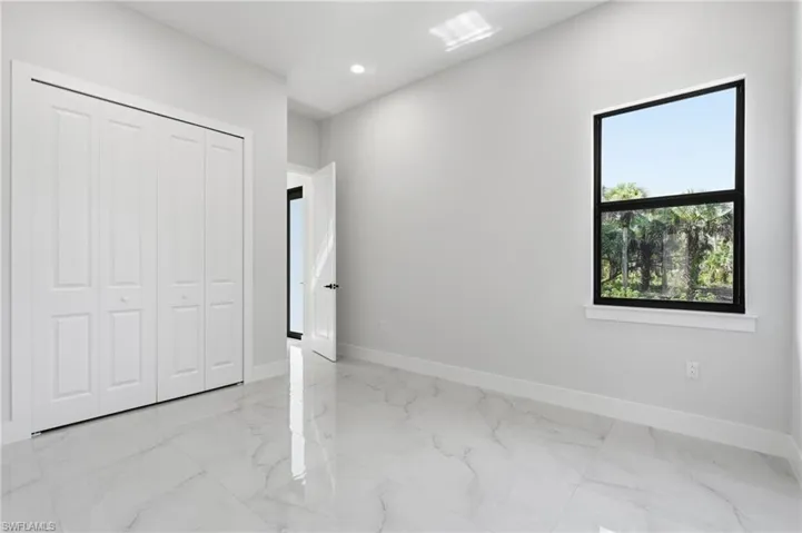 208 45th Ave Ne, Naples, Florida 34120