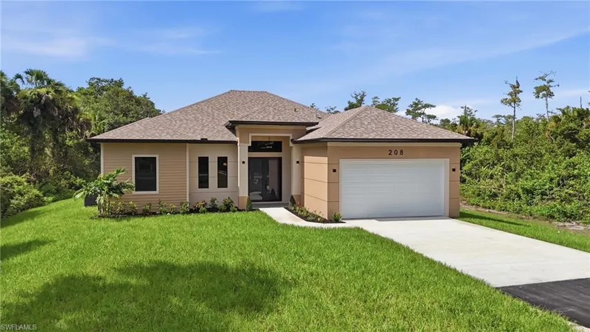 208 45th Ave Ne, Naples, Florida 34120