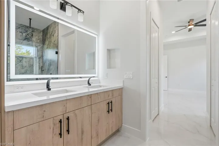 208 45th Ave Ne, Naples, Florida 34120