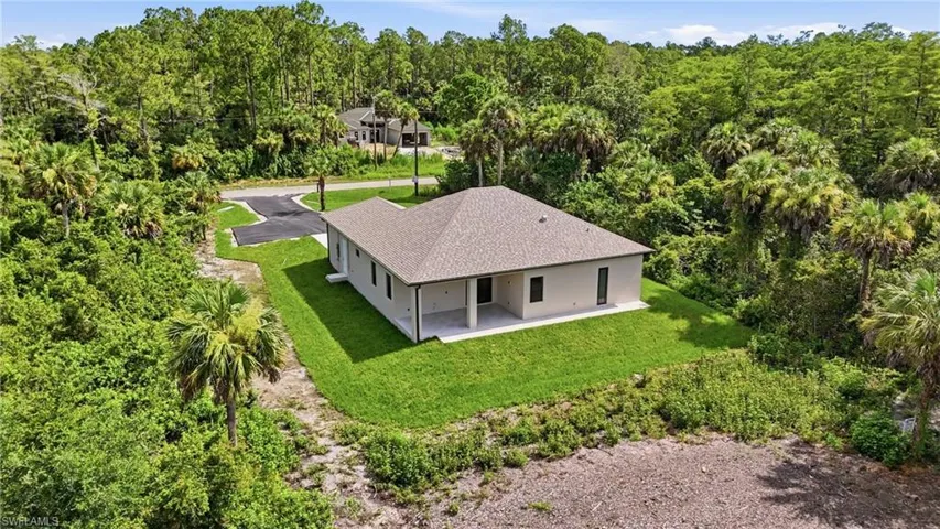 208 45th Ave Ne, Naples, Florida 34120