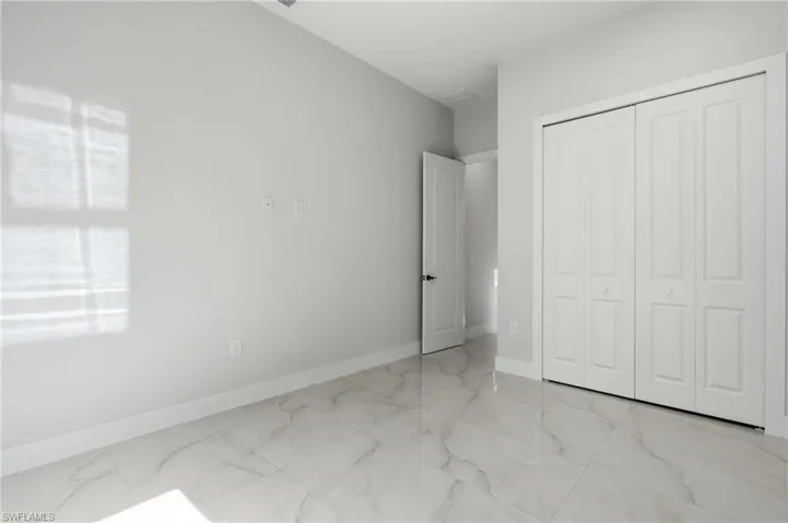 208 45th Ave Ne, Naples, Florida 34120