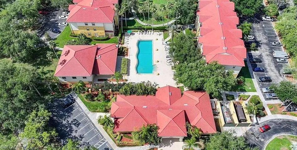 Birds eye view of property