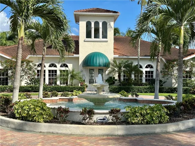 St Croix Clubhouse.  This is the front entrance and the fountain you see as you enter the community.