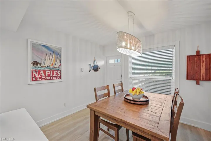 876  Gulf Pavilion  DR, Naples, FL 34108