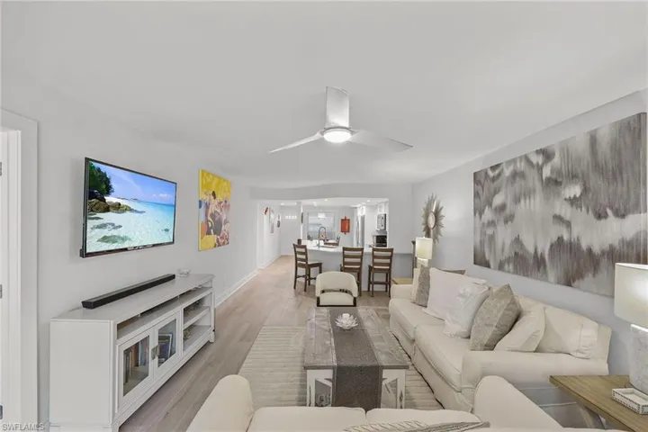 876  Gulf Pavilion  DR, Naples, FL 34108