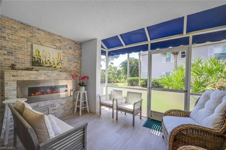 876  Gulf Pavilion  DR, Naples, FL 34108