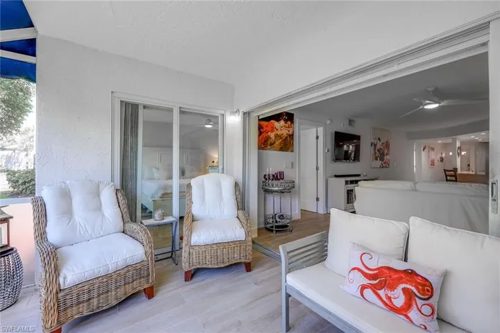 876  Gulf Pavilion  DR, Naples, FL 34108