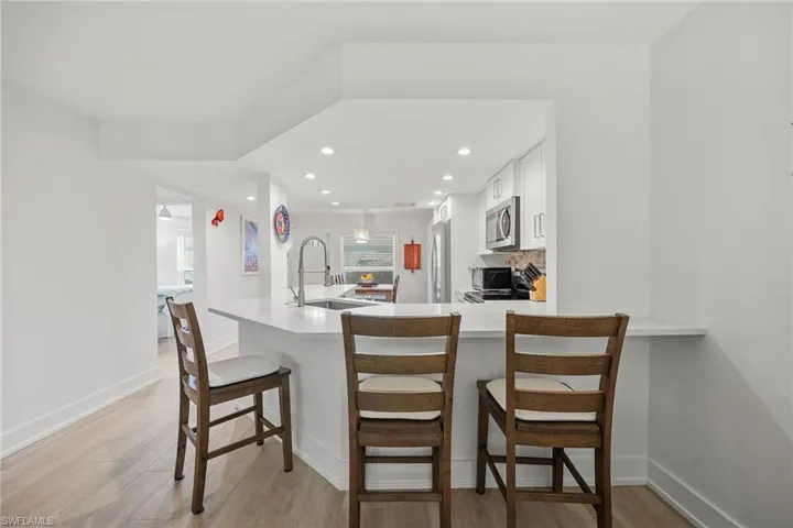 876  Gulf Pavilion  DR, Naples, FL 34108