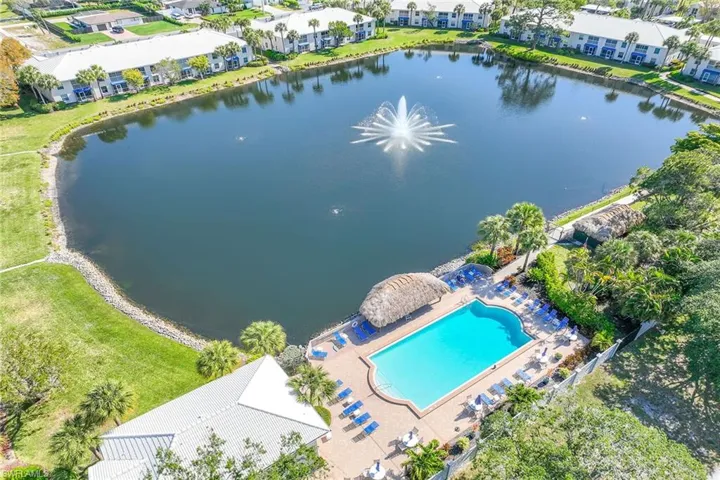876  Gulf Pavilion  DR, Naples, FL 34108