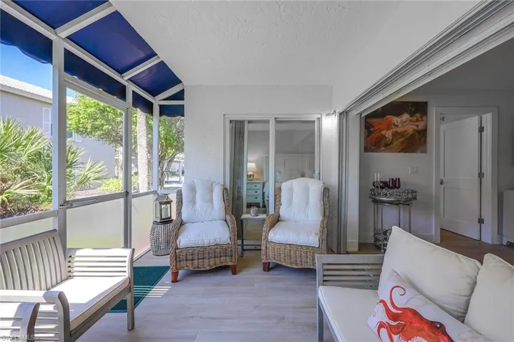 876  Gulf Pavilion  DR, Naples, FL 34108