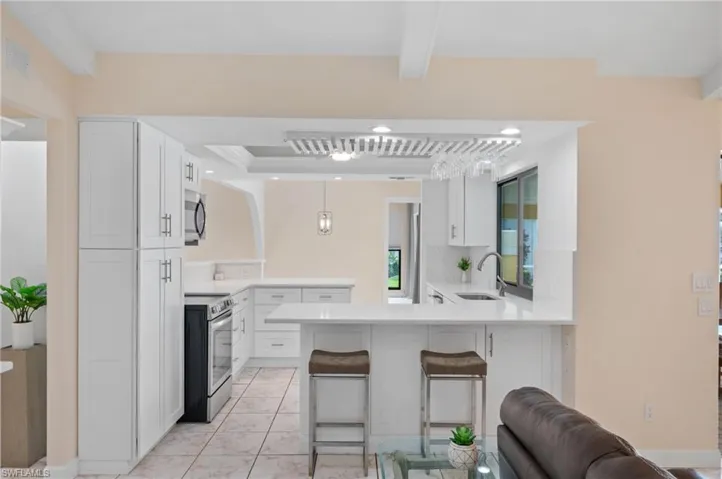 Breakfast bar for casual dining
