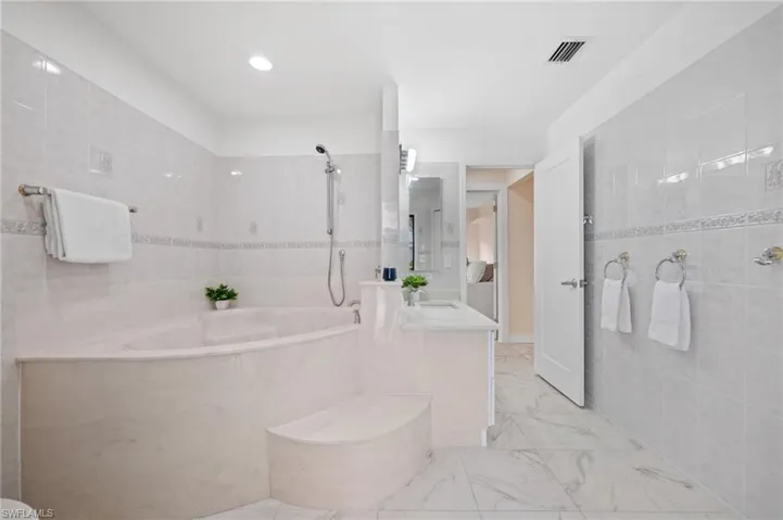 Main floor Guest Bath / Pool Bath