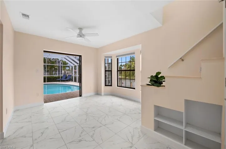 Huge flex space on main floor