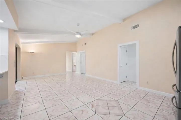 Huge family room *Virtually staged, furniture was removed