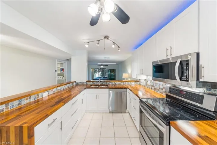 230  Timber Lake  CIR, Naples, FL 34104
